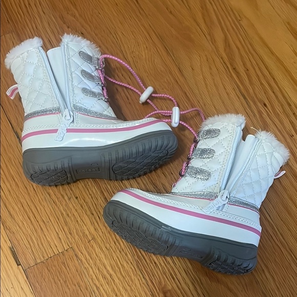 White Totes Adventure Gear Winter Boots with Pink and Silver Accents - Picture 1 of 9